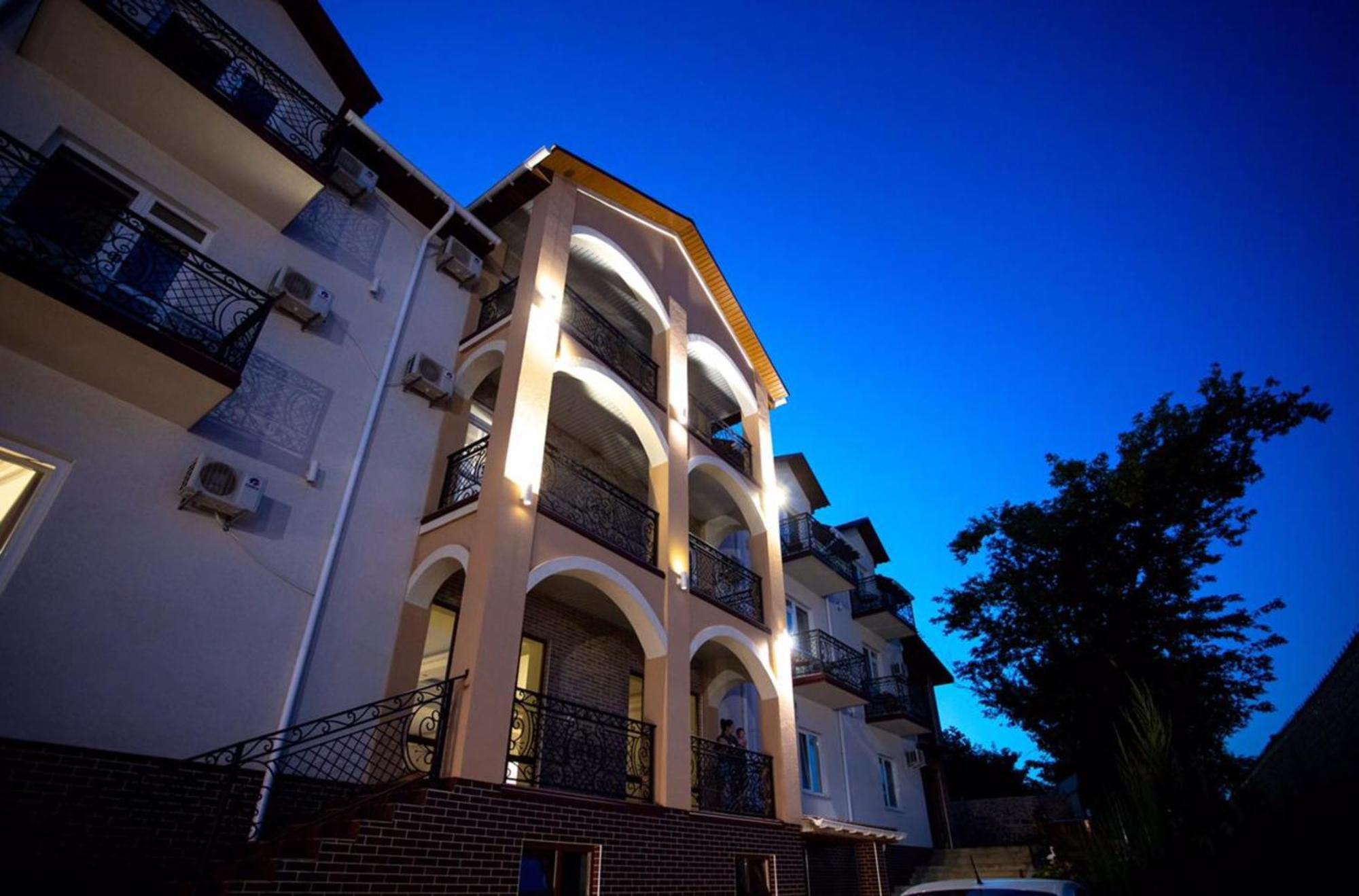 Готель River House 우만 외부 사진