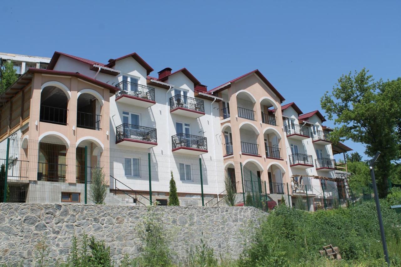 Готель River House 우만 외부 사진