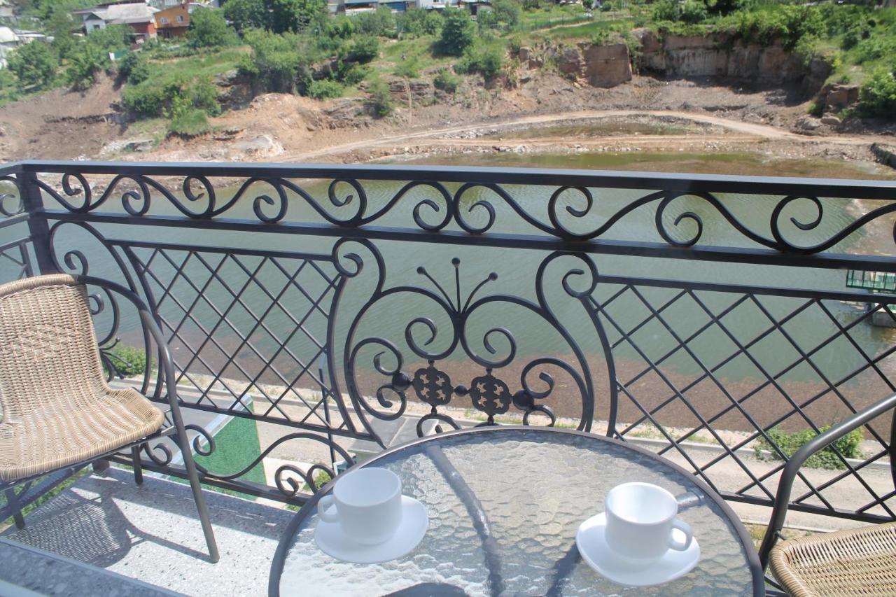 Готель River House 우만 외부 사진